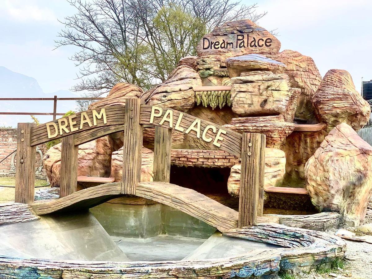 Dream Palace Resort Káthmándú Exteriér fotografie